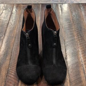 Gentle Souls By Kenneth Cole NWOT